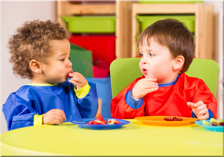 Kinderen leren groenten eten op het kinderdagverblijf Nieuws diëtisten
