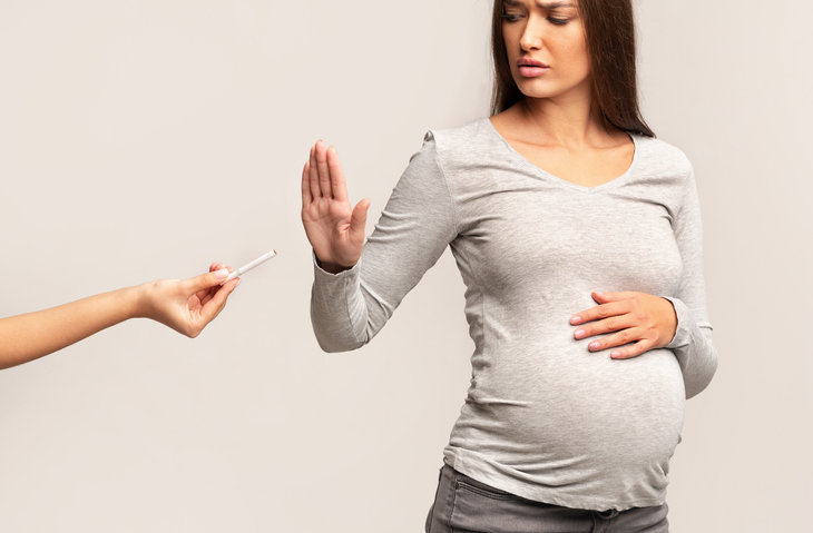 Liever al vóór zwangerschap stoppen met roken